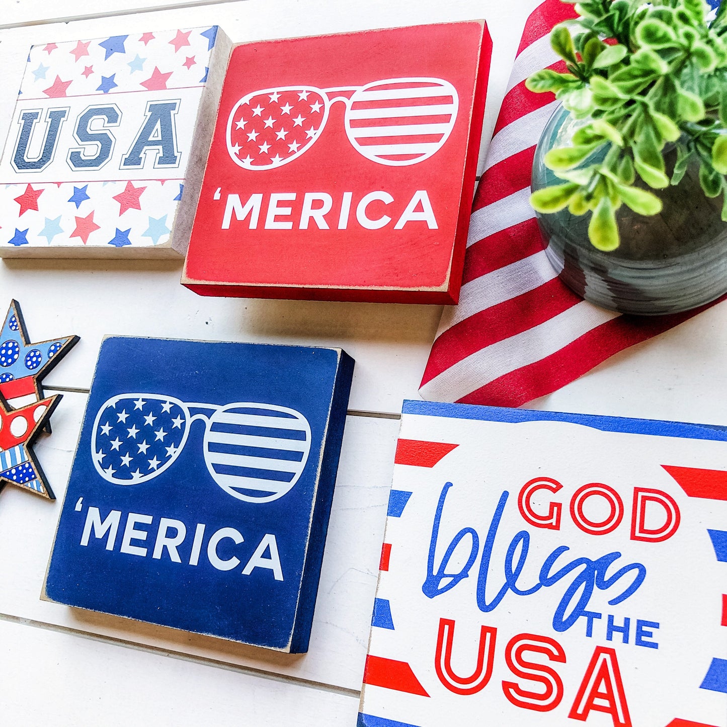 4th of July Mini Tiered Tray Signs