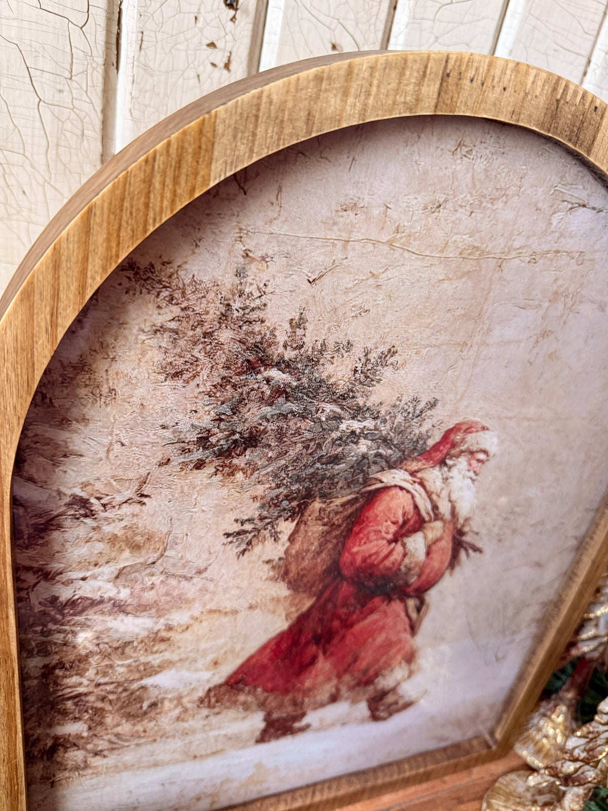 Framed Arch - Santa Carrying Christmas Tree