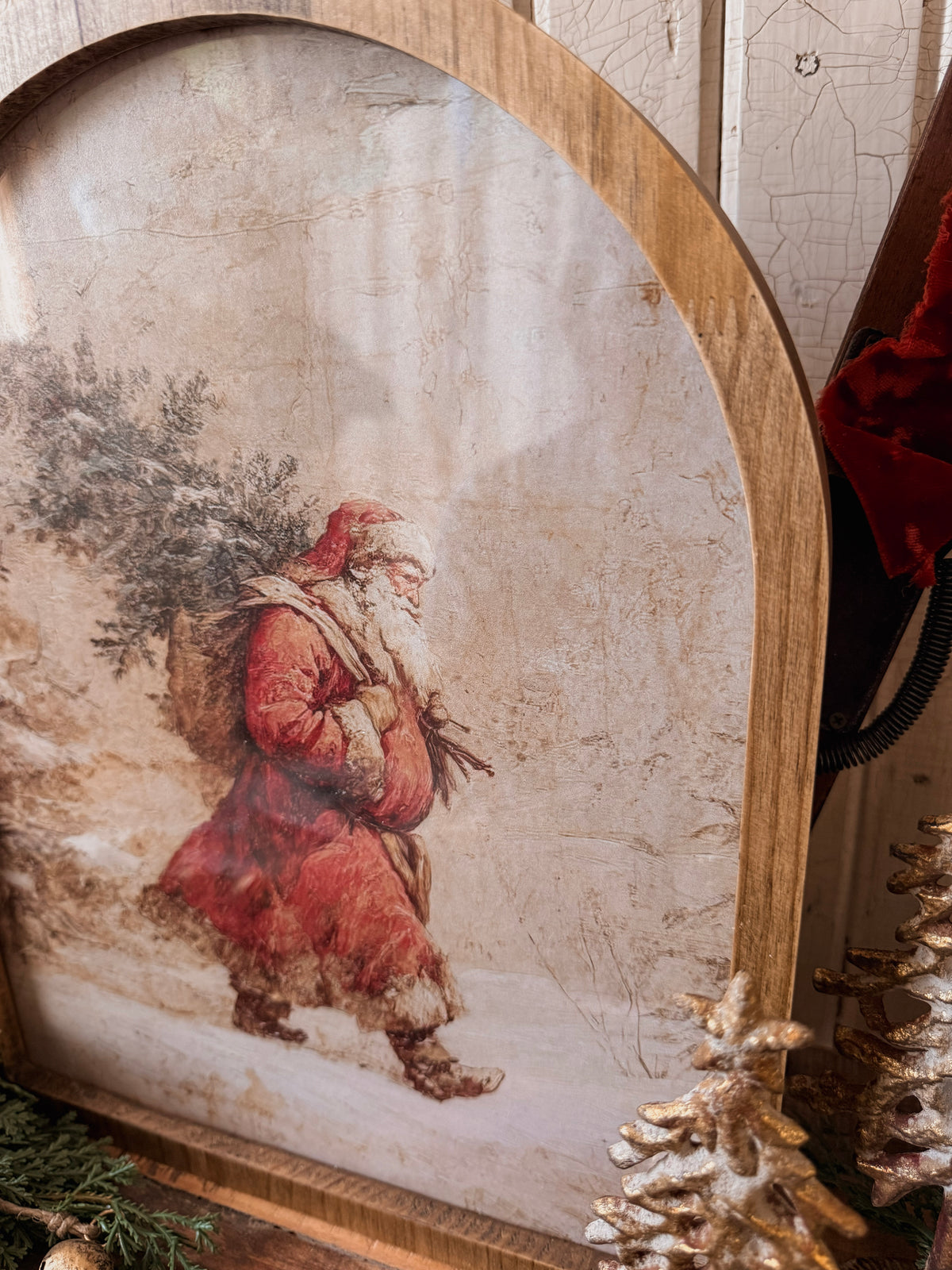 Framed Arch - Santa Carrying Christmas Tree