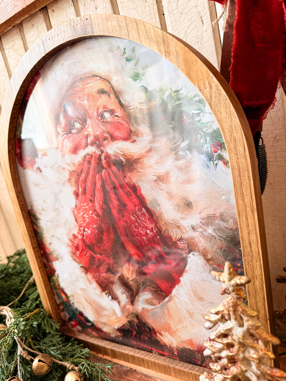 Framed Arch - Cheerful Red Glove Santa