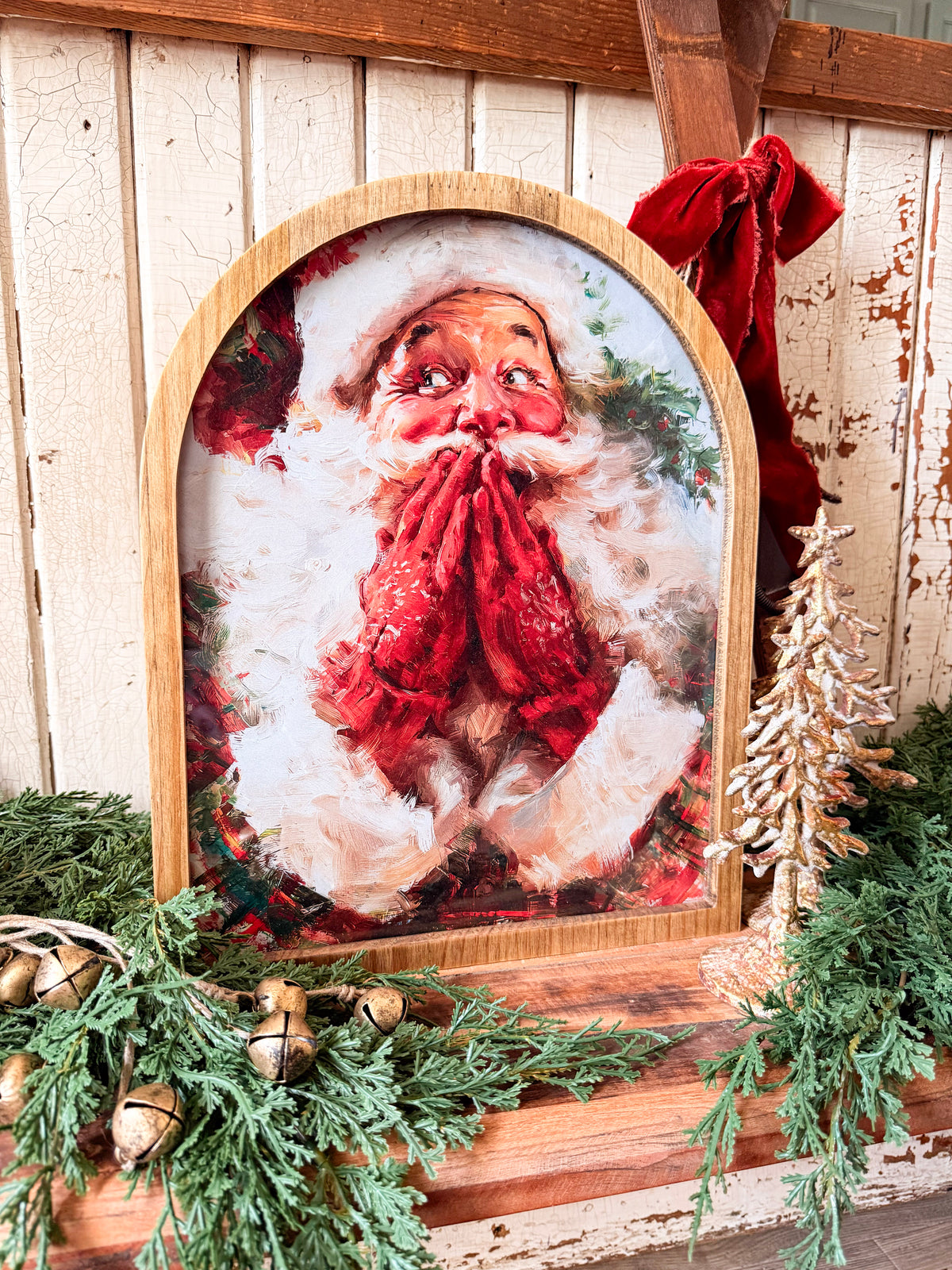 Framed Arch - Cheerful Red Glove Santa