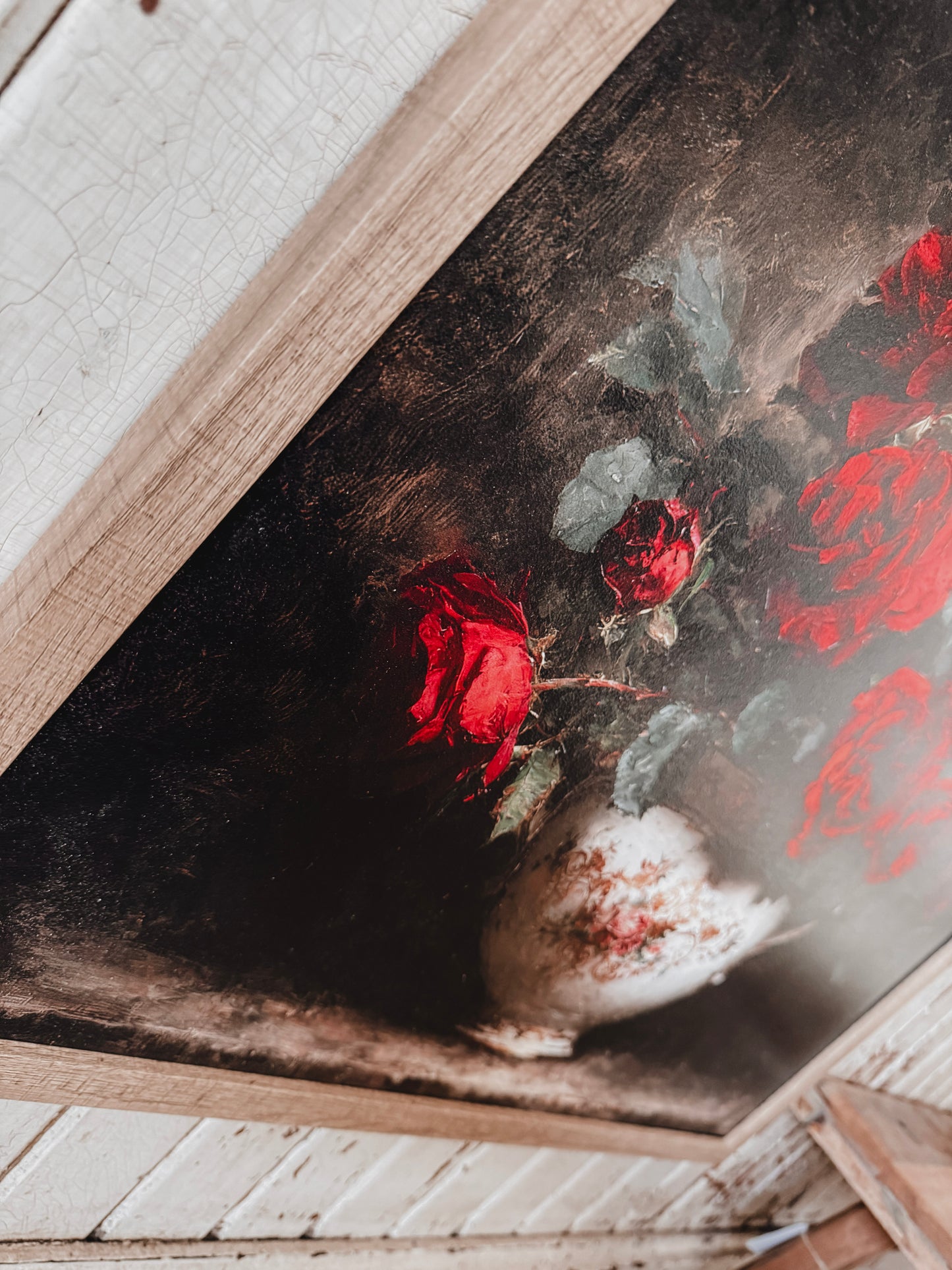 Red Roses in Vintage Vase Wood Sign